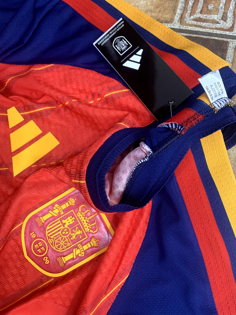 Adidas Spain 2026 World Cup Player Jersey Size M - Picture 4 of 5